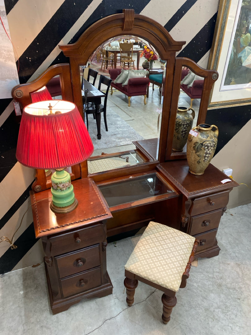 Broyhill Vanity