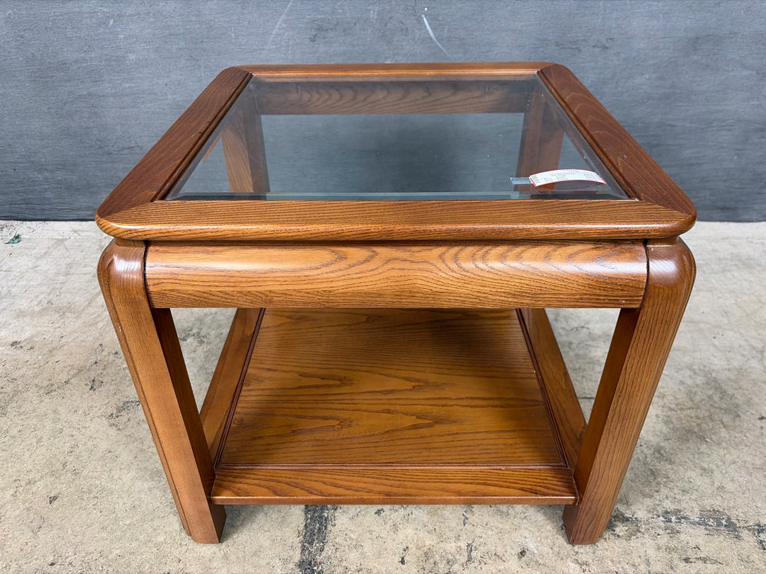 Hammary End Table