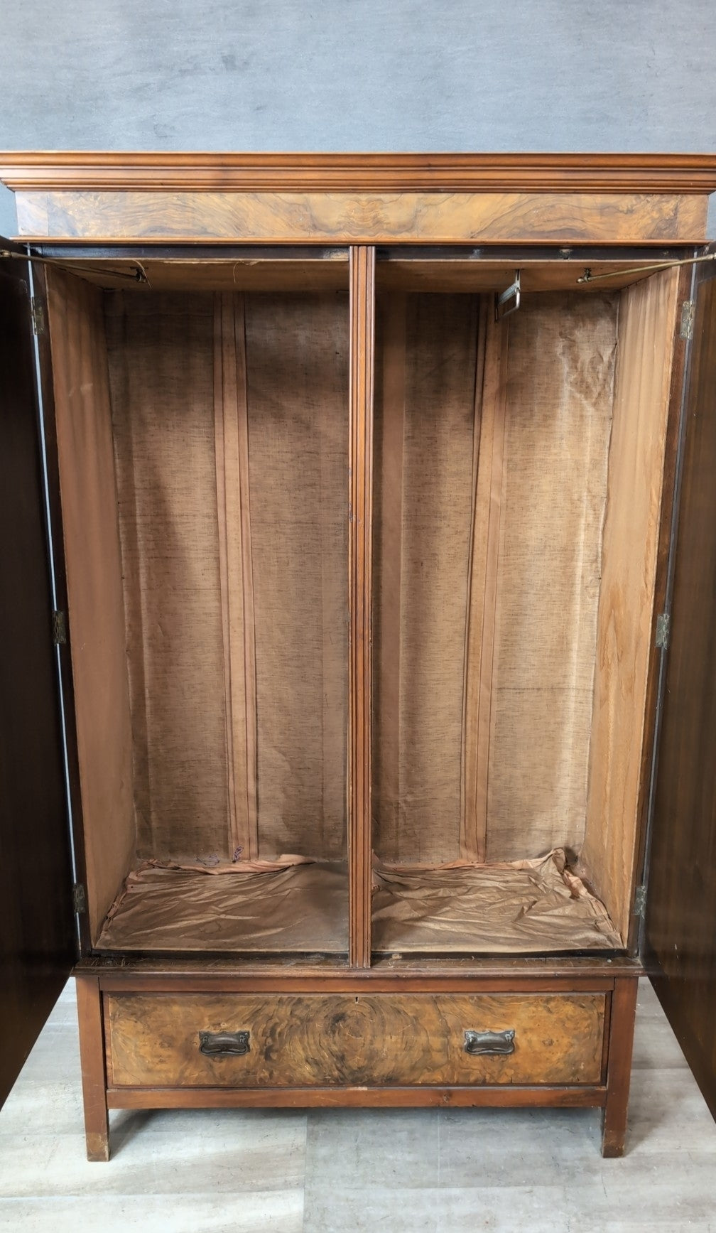 Armoire