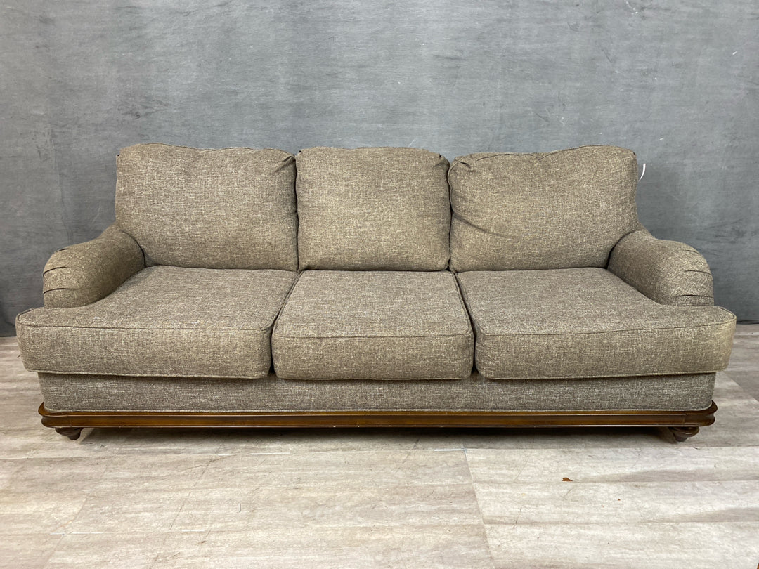 Hughes Sofa