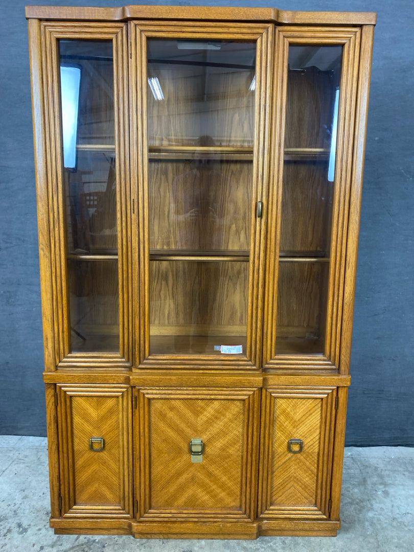 Broyhill China Cabinet