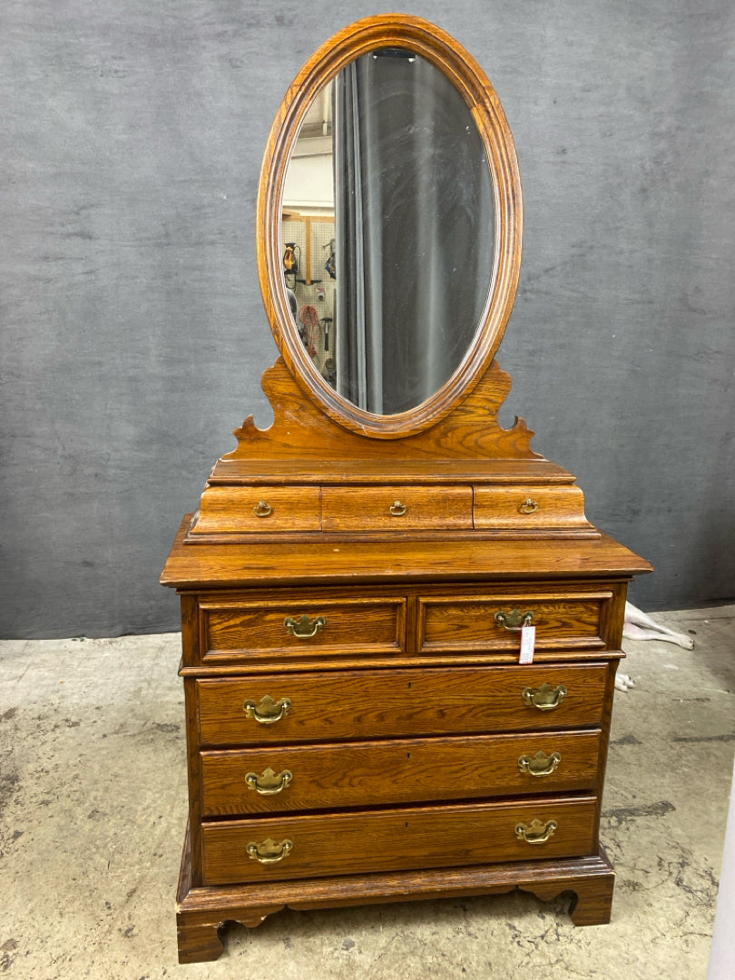 Lenor House Dresser – Scallywag's Consignment