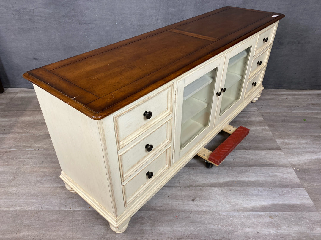 Haverty's Entertainment Center