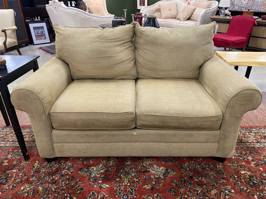 Bassett Love Seat