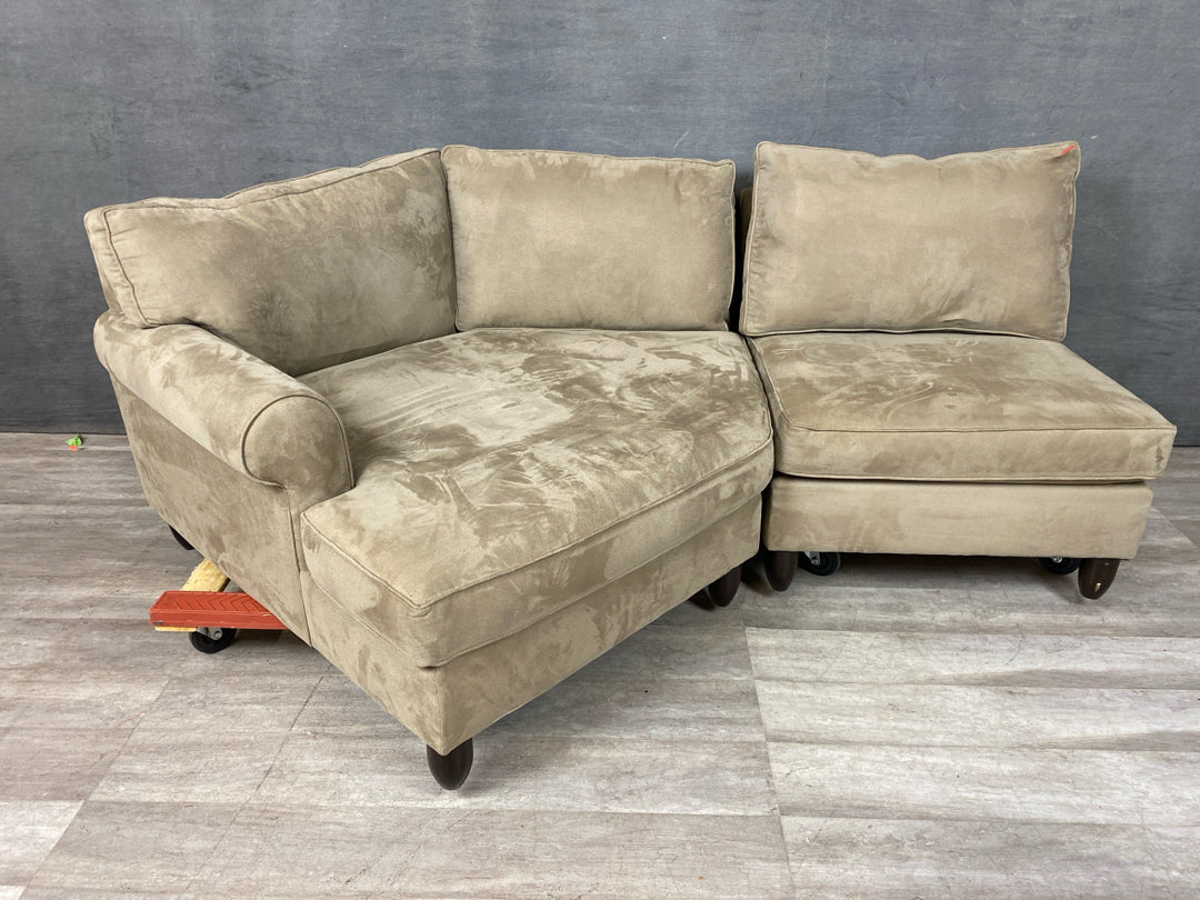 Haverty's Love Seat