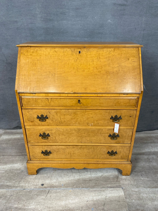 Skandia Furn. Secretary