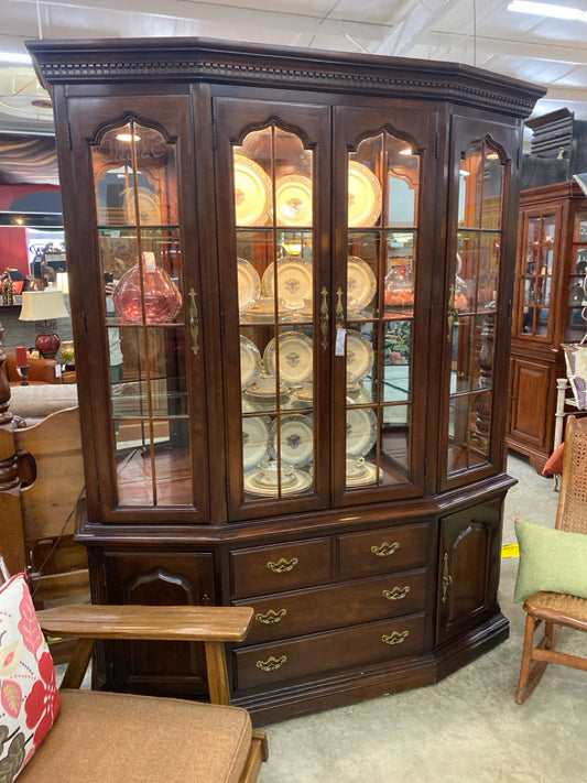 Thomasville China Cabinet