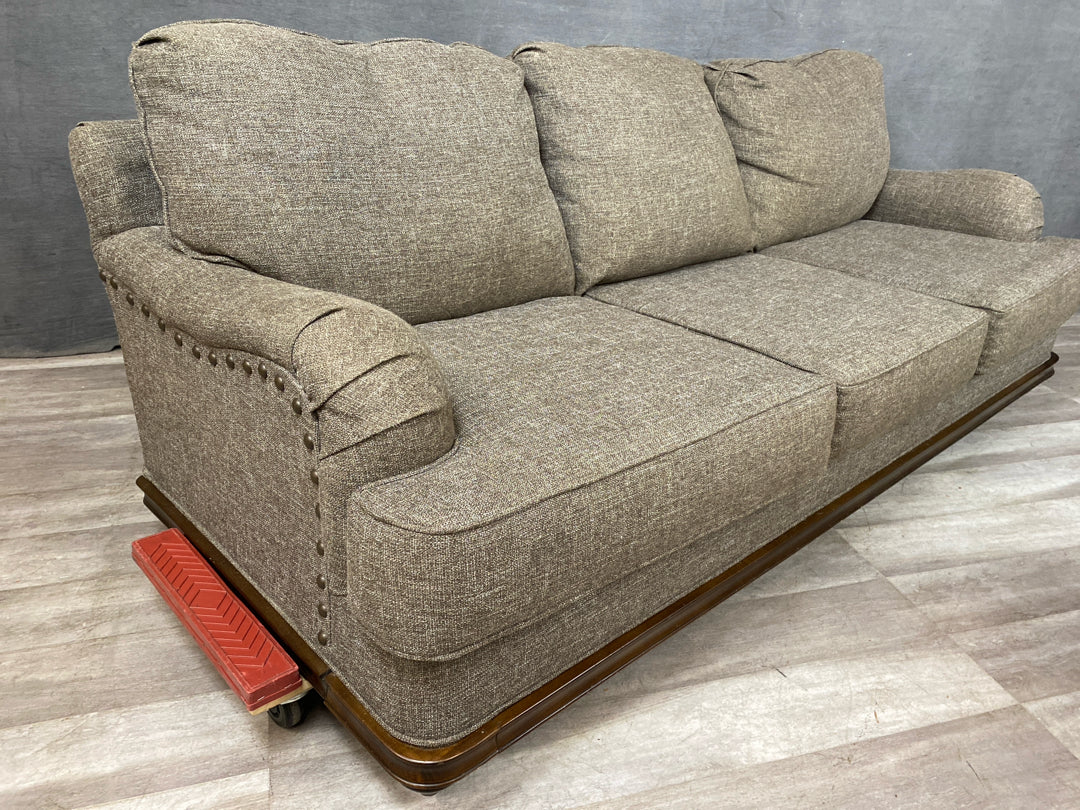 Hughes Sofa