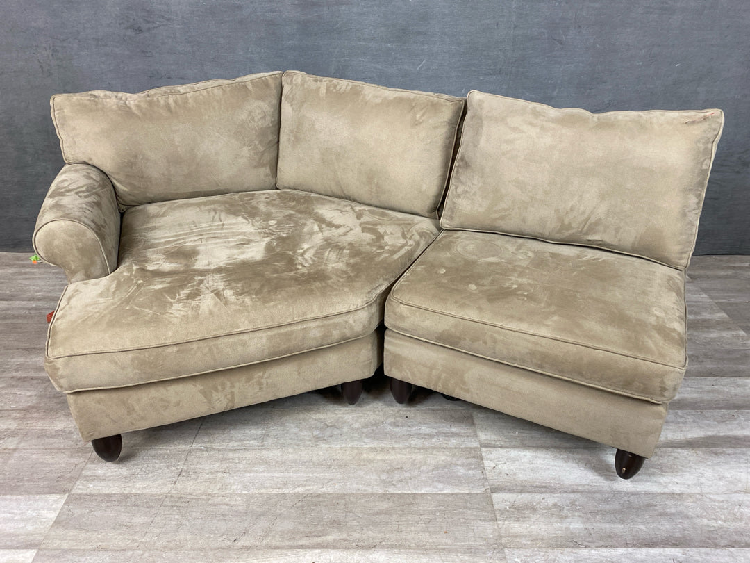 Haverty's Love Seat