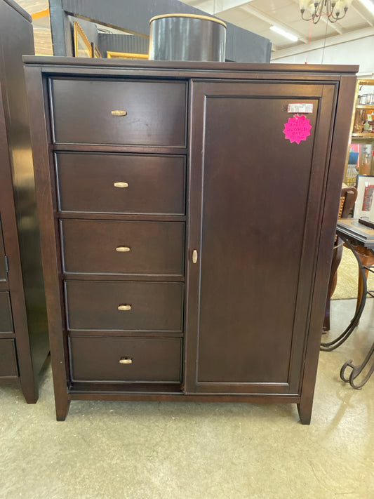 Haverty's Highboy