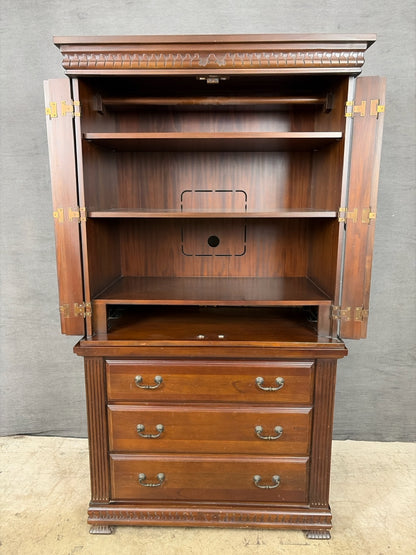 Broughton Hall Ltd. Armoire
