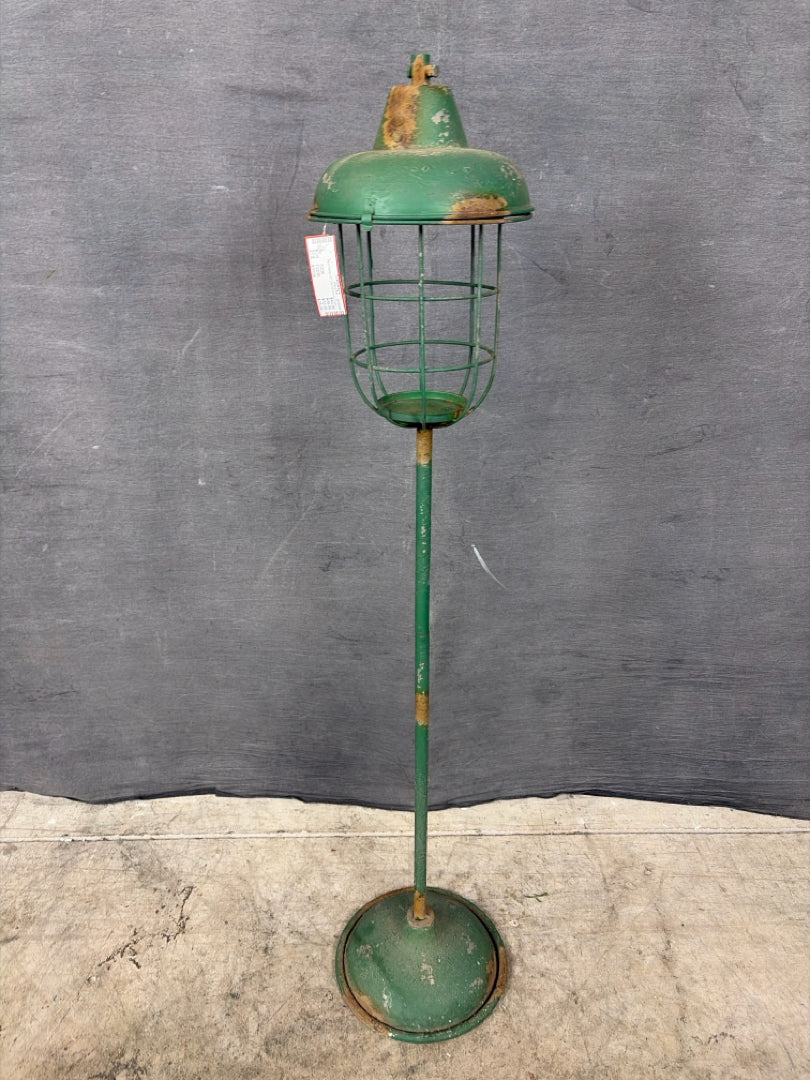 Pillar Holder