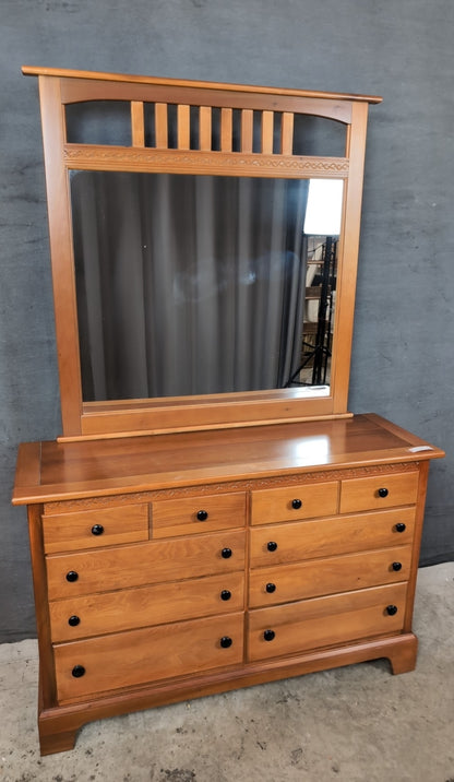 Vaughan Dresser