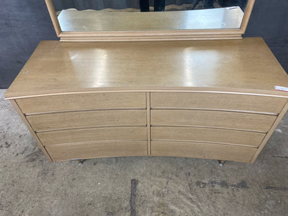 Unagusta Dresser