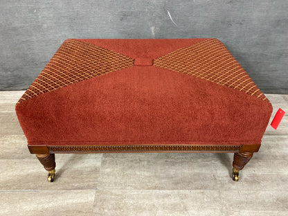 Kravet Ottoman