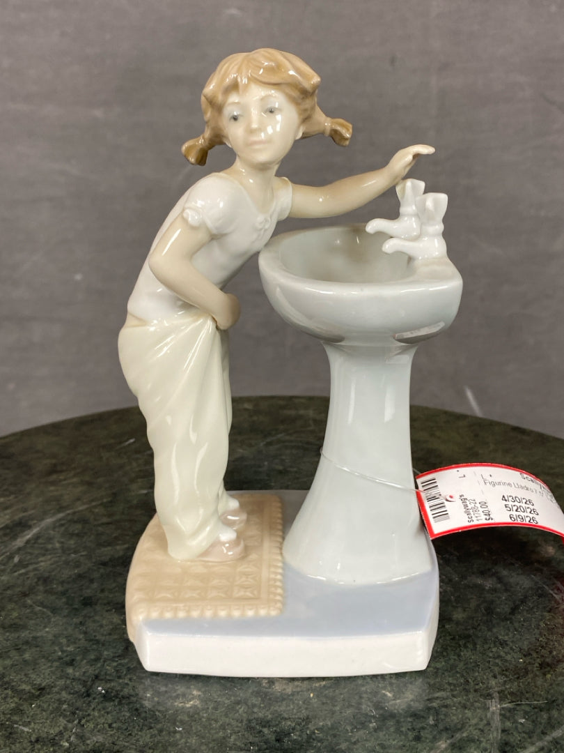 Figurine
