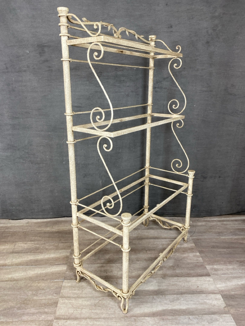 Etagere
