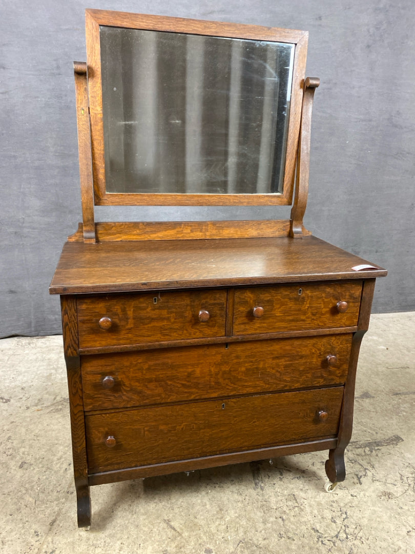 Dresser