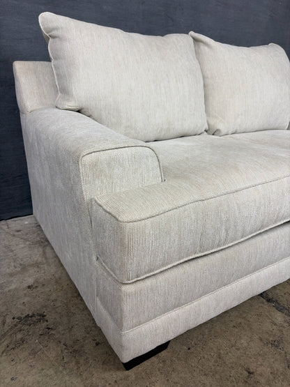 United Furn. Love Seat