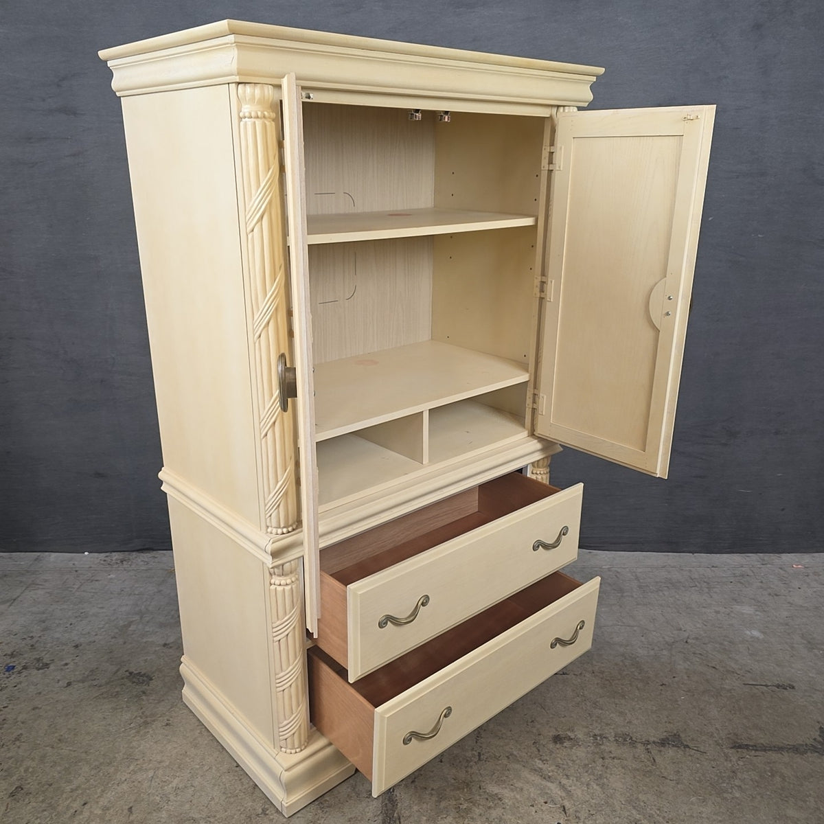 Armoire
