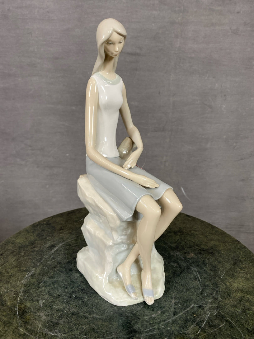 Figurine