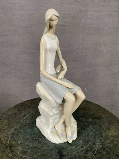 Figurine