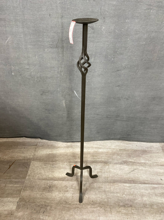 Pillar Holder