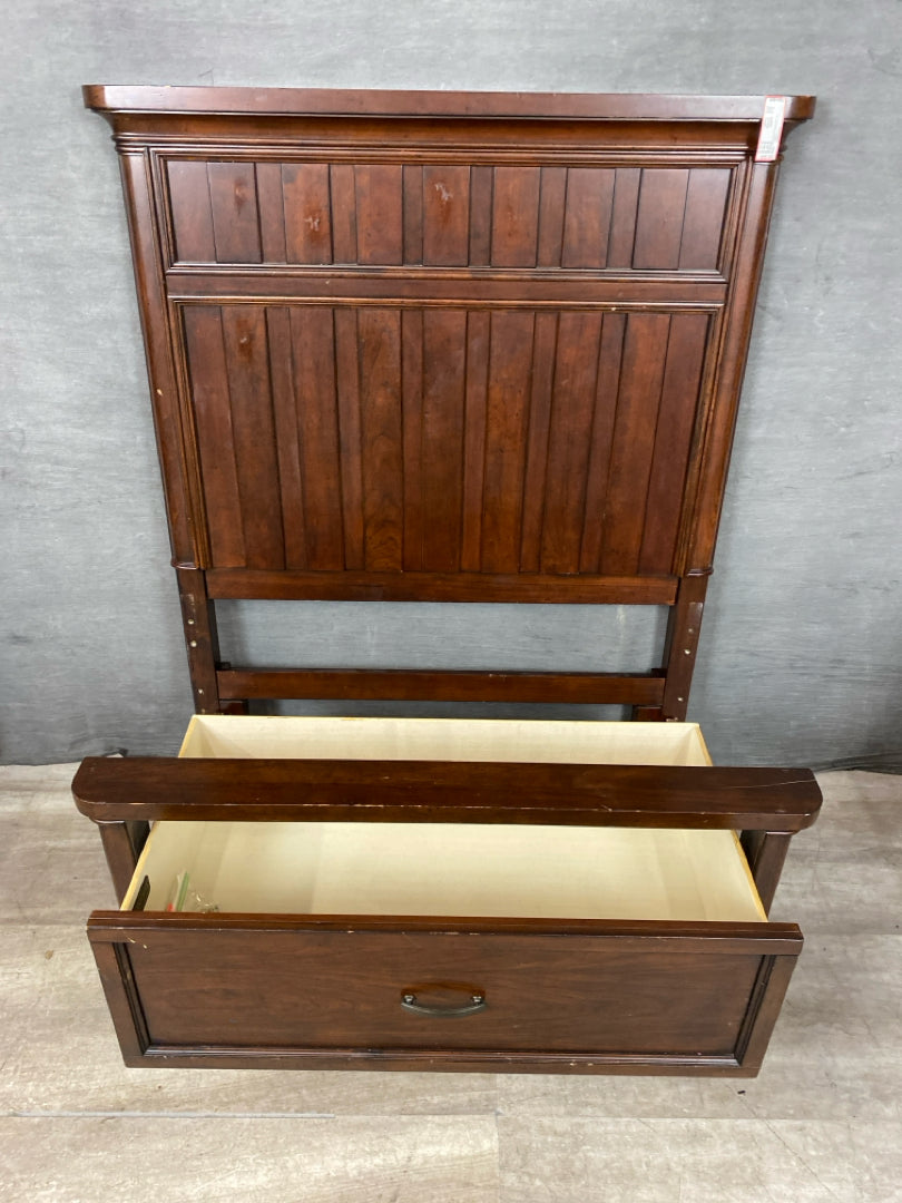 Haverty's Twin Bed