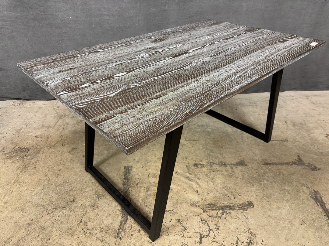 Hooker DR Table