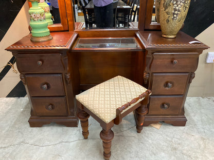 Broyhill Vanity