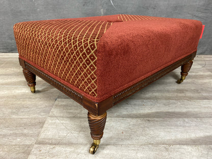 Kravet Ottoman