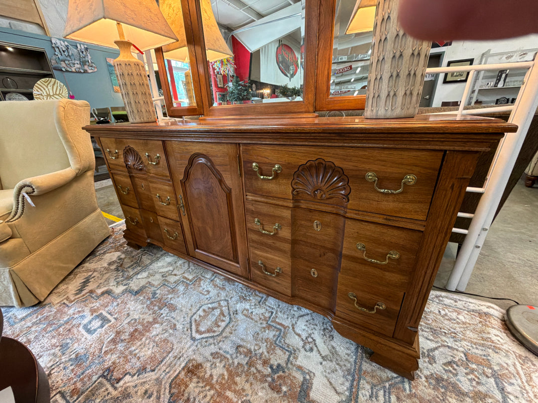 Dresser