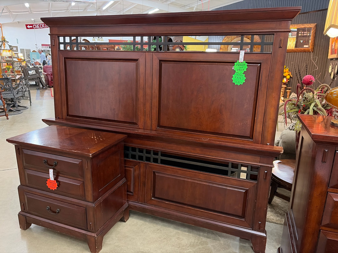Broyhill King Bed