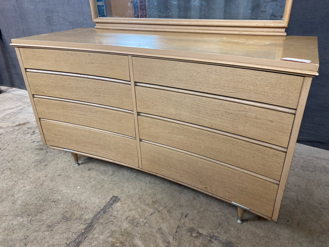 Unagusta Dresser