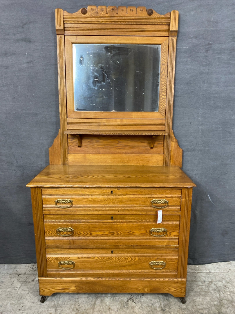 Dresser