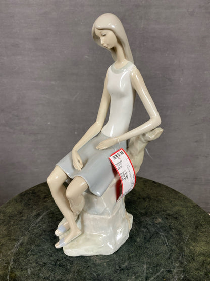 Figurine