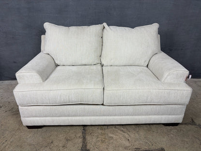 United Furn. Love Seat
