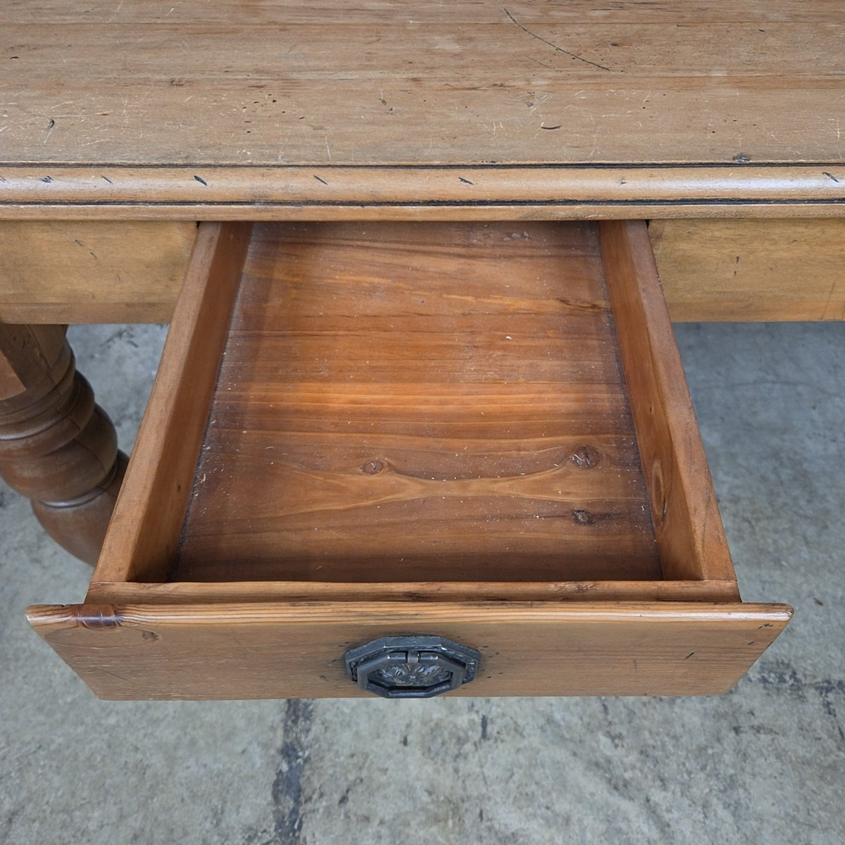 DR Table