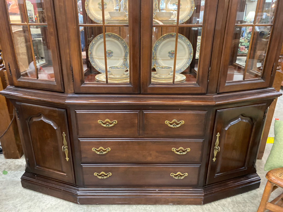 Thomasville China Cabinet