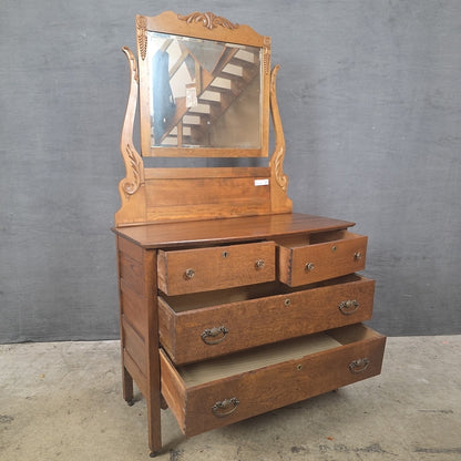 Dresser