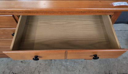 Vaughan Dresser