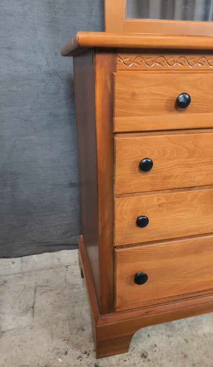 Vaughan Dresser